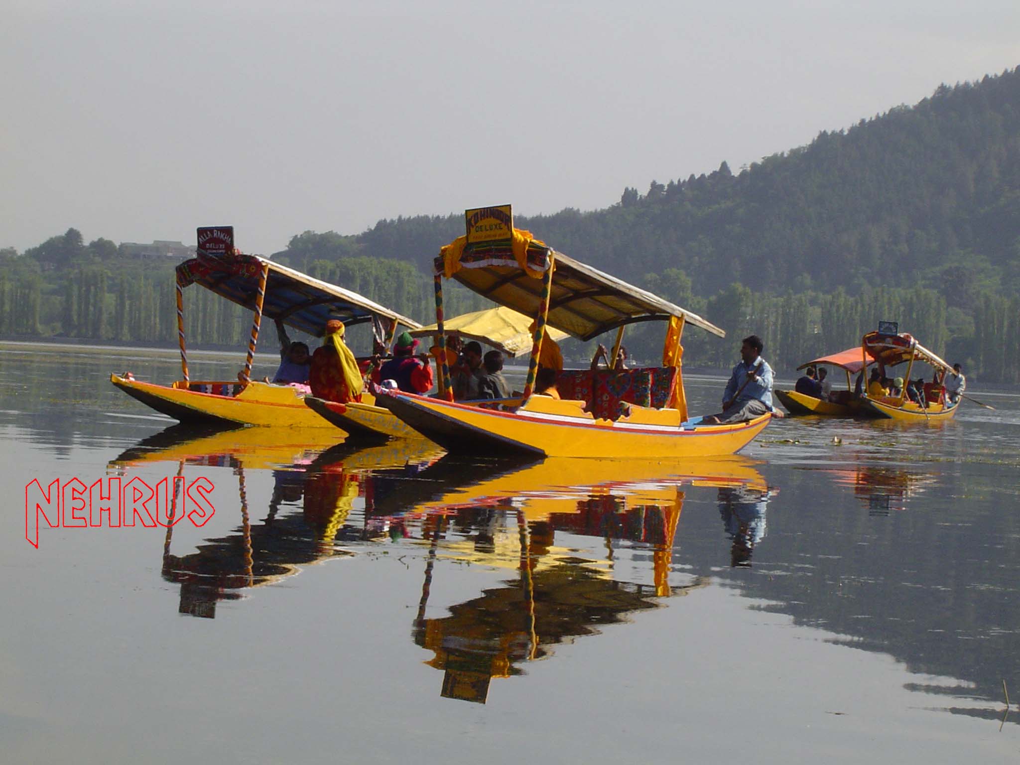 SHIKARA RIDE ON THE DAL LAKE